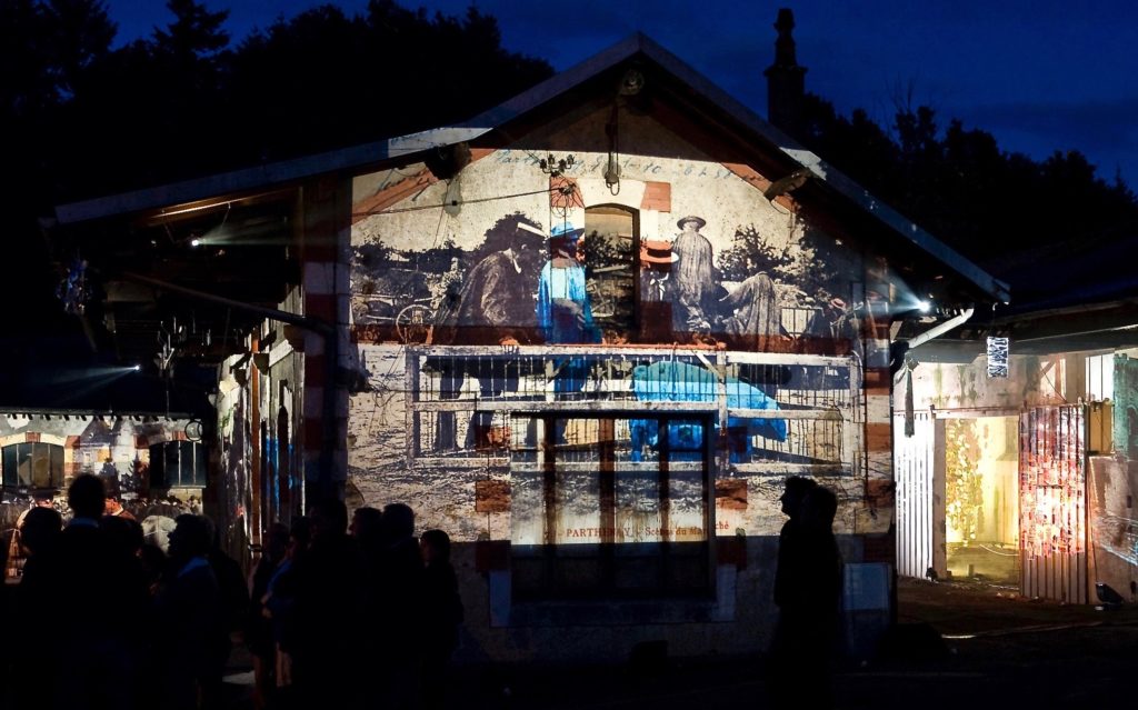 créatio in-situ, création artistique sur mesure